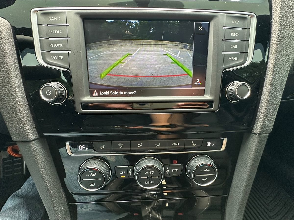 2016 Volkswagen Golf R Base photo 25