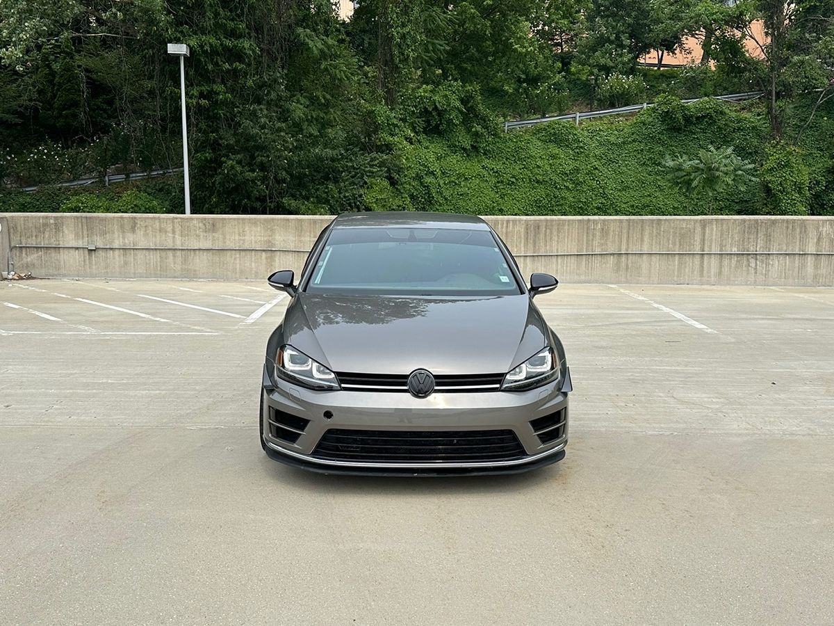 2016 Volkswagen Golf R Base photo 2