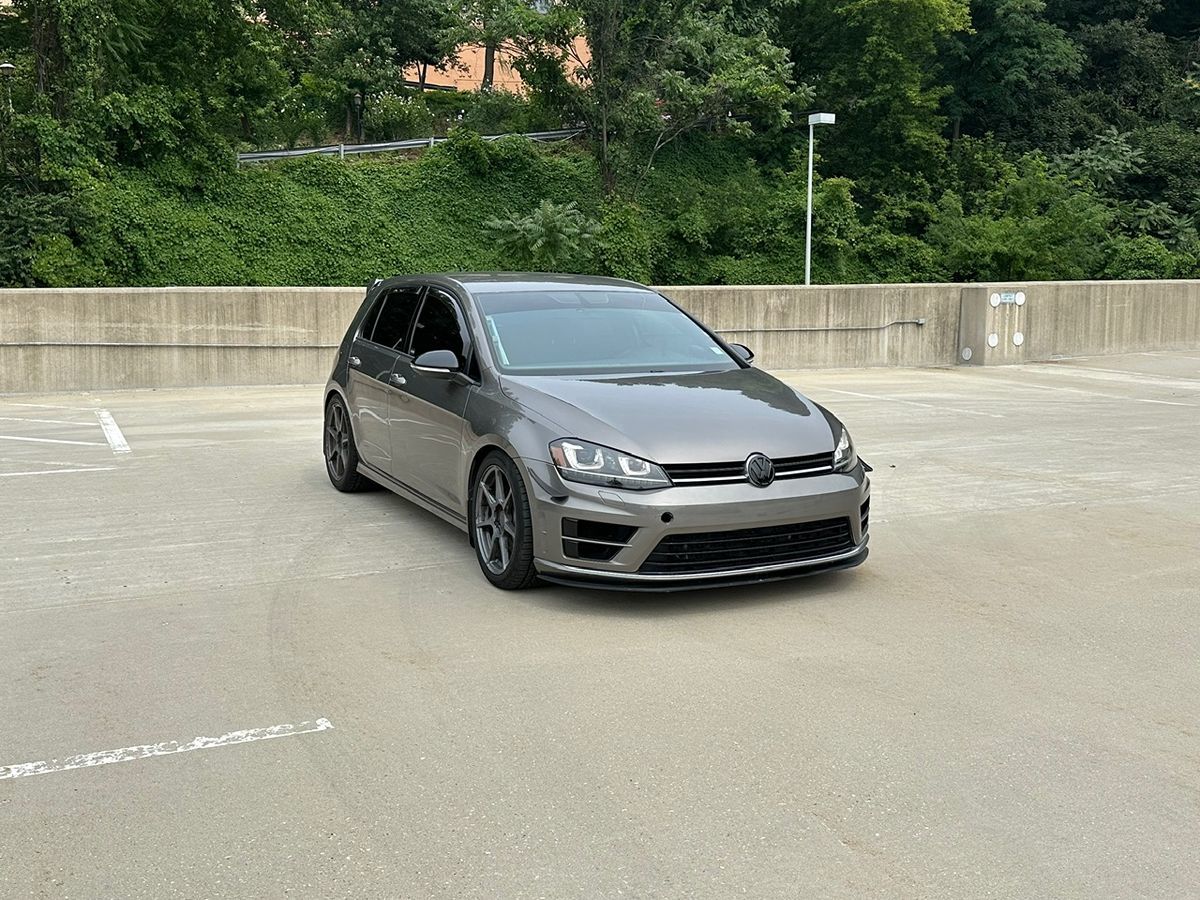 2016 Volkswagen Golf R Base photo 3