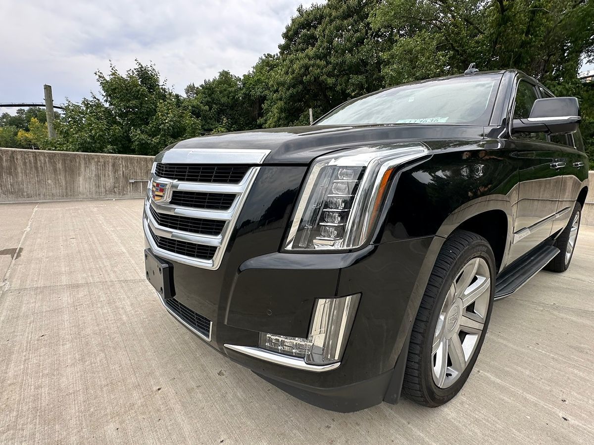 2015 Cadillac Escalade Luxury photo 10