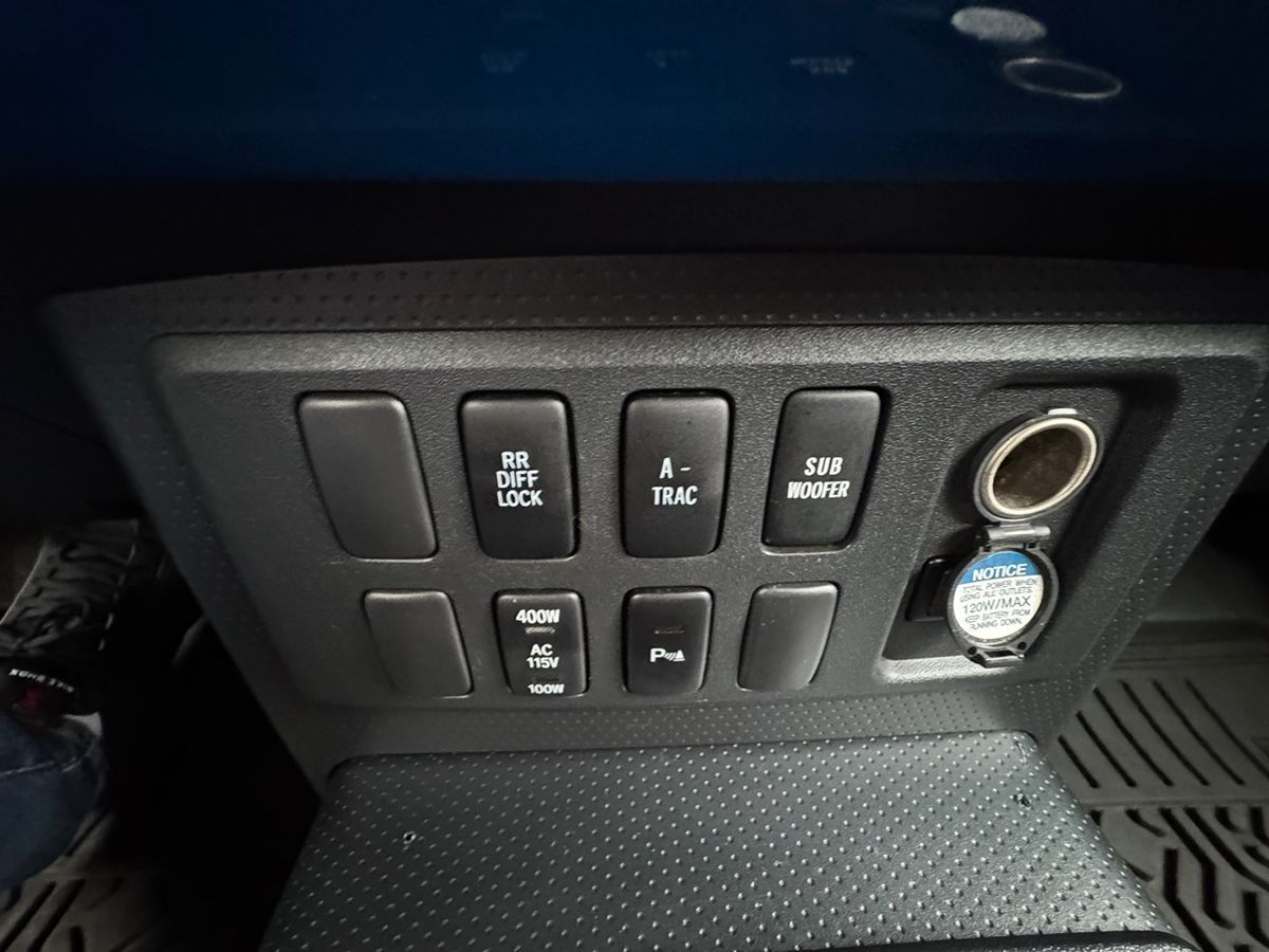 2007 Toyota FJ Cruiser Base photo 19