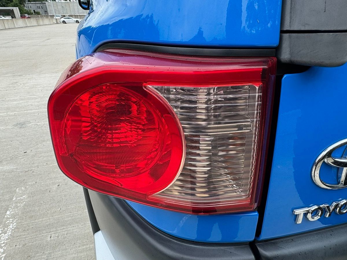 2007 Toyota FJ Cruiser Base photo 12