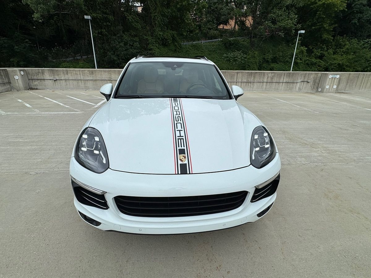 2017 Porsche Cayenne S photo 8