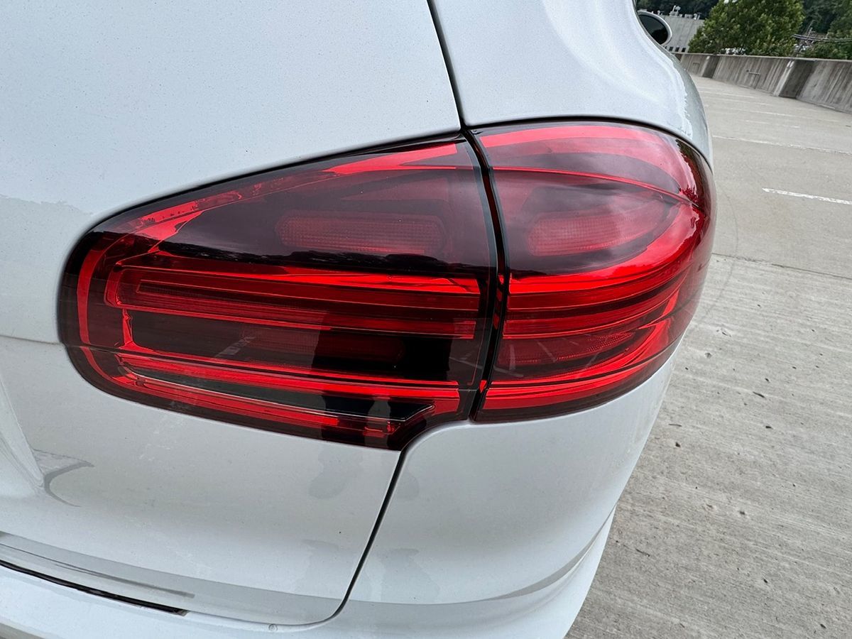 2017 Porsche Cayenne S photo 11