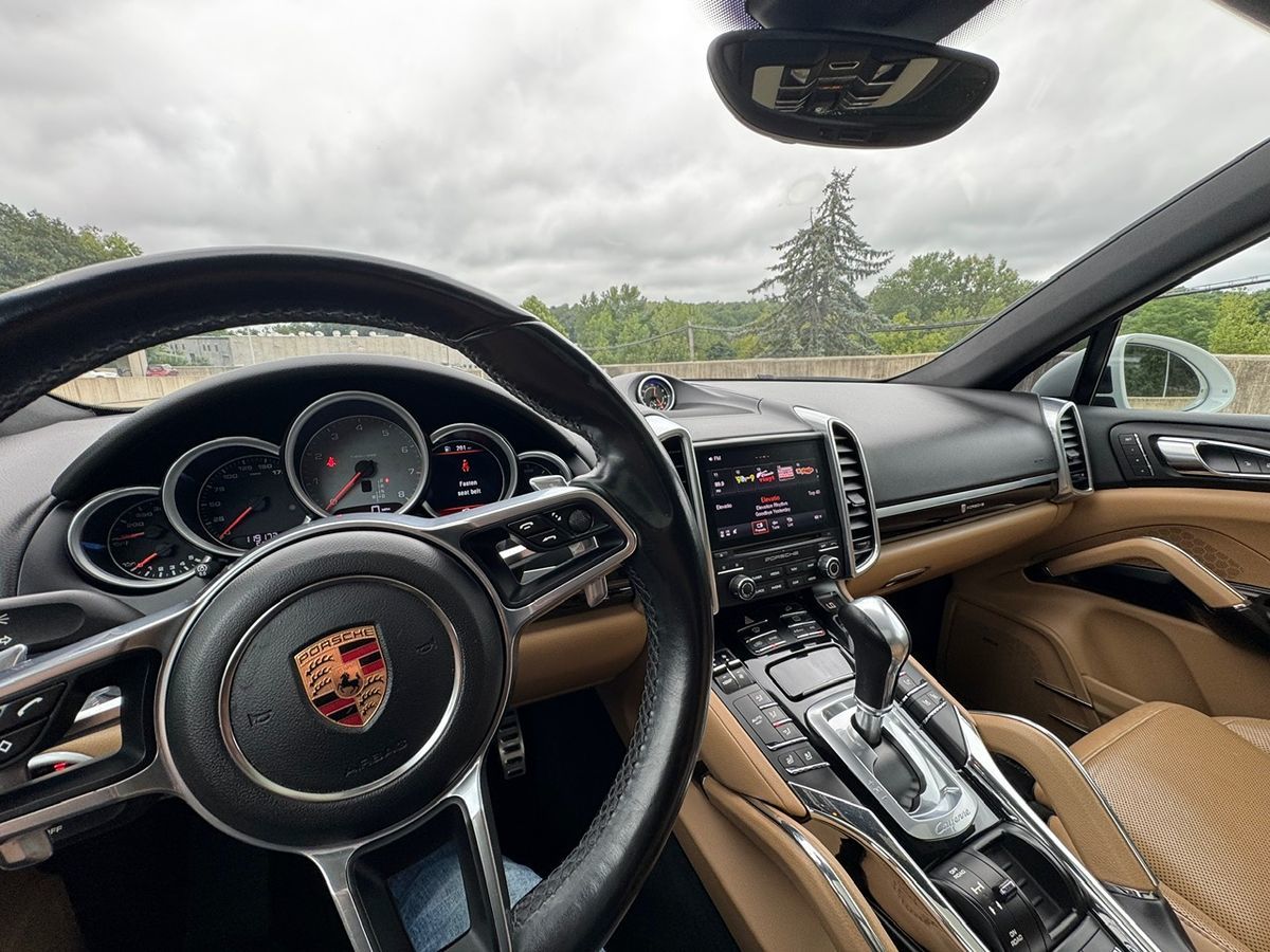 2017 Porsche Cayenne S photo 14
