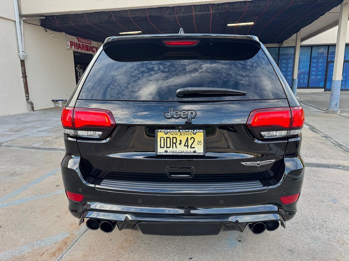 2018 Jeep Grand Cherokee Trackhawk photo 3