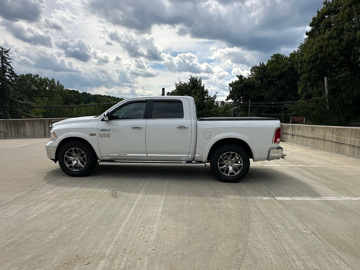 2017 Ram 1500 Limited photo 2