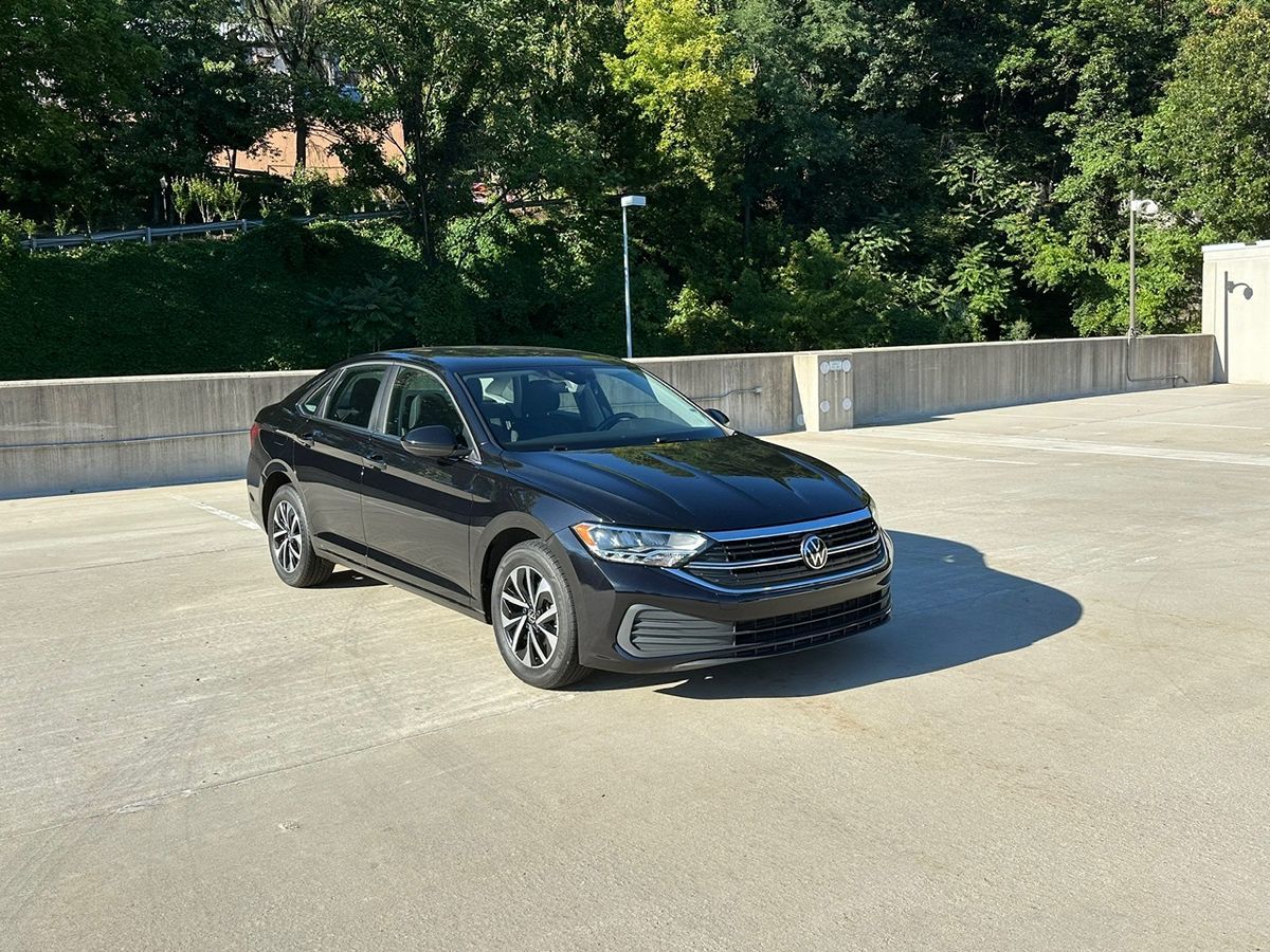2024 Volkswagen Jetta S photo 2