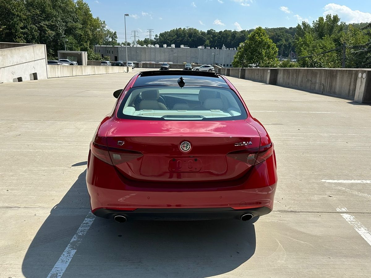 2019 Alfa Romeo Giulia Ti photo 6