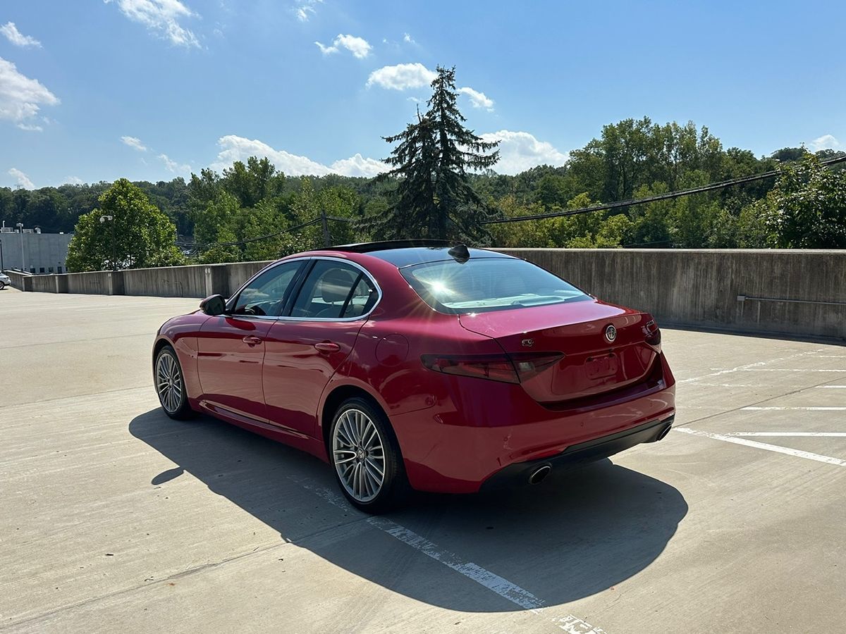 2019 Alfa Romeo Giulia Ti photo 7