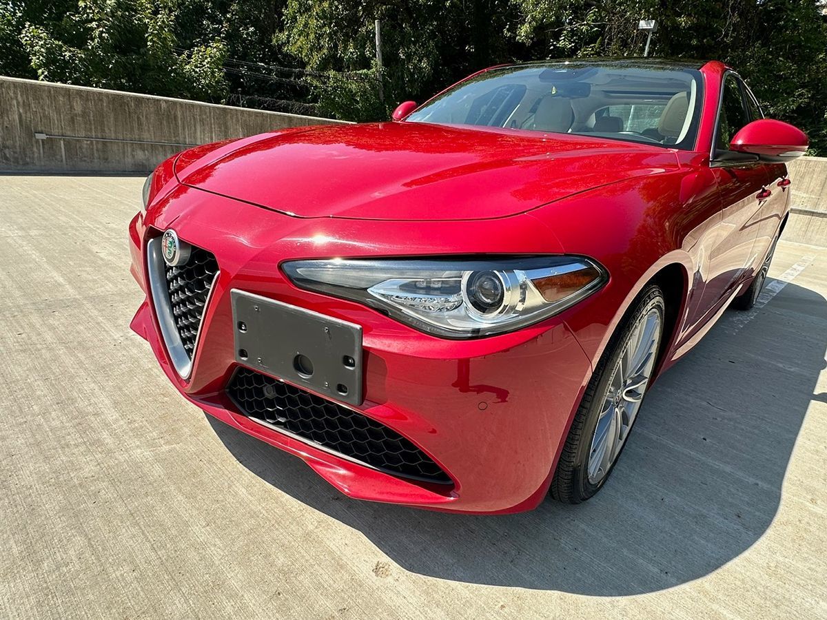 2019 Alfa Romeo Giulia Ti photo 10