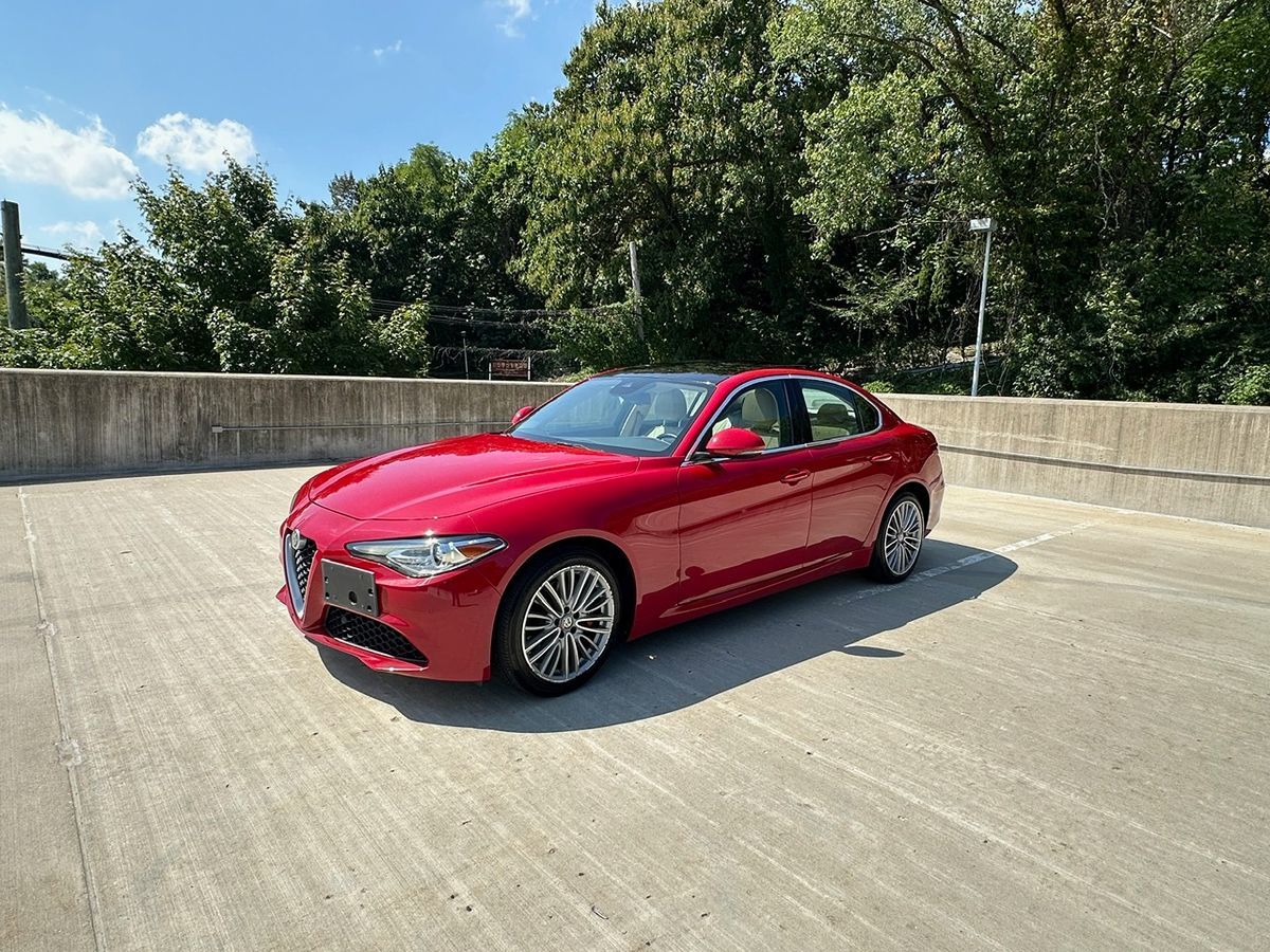 2019 Alfa Romeo Giulia Ti photo 9