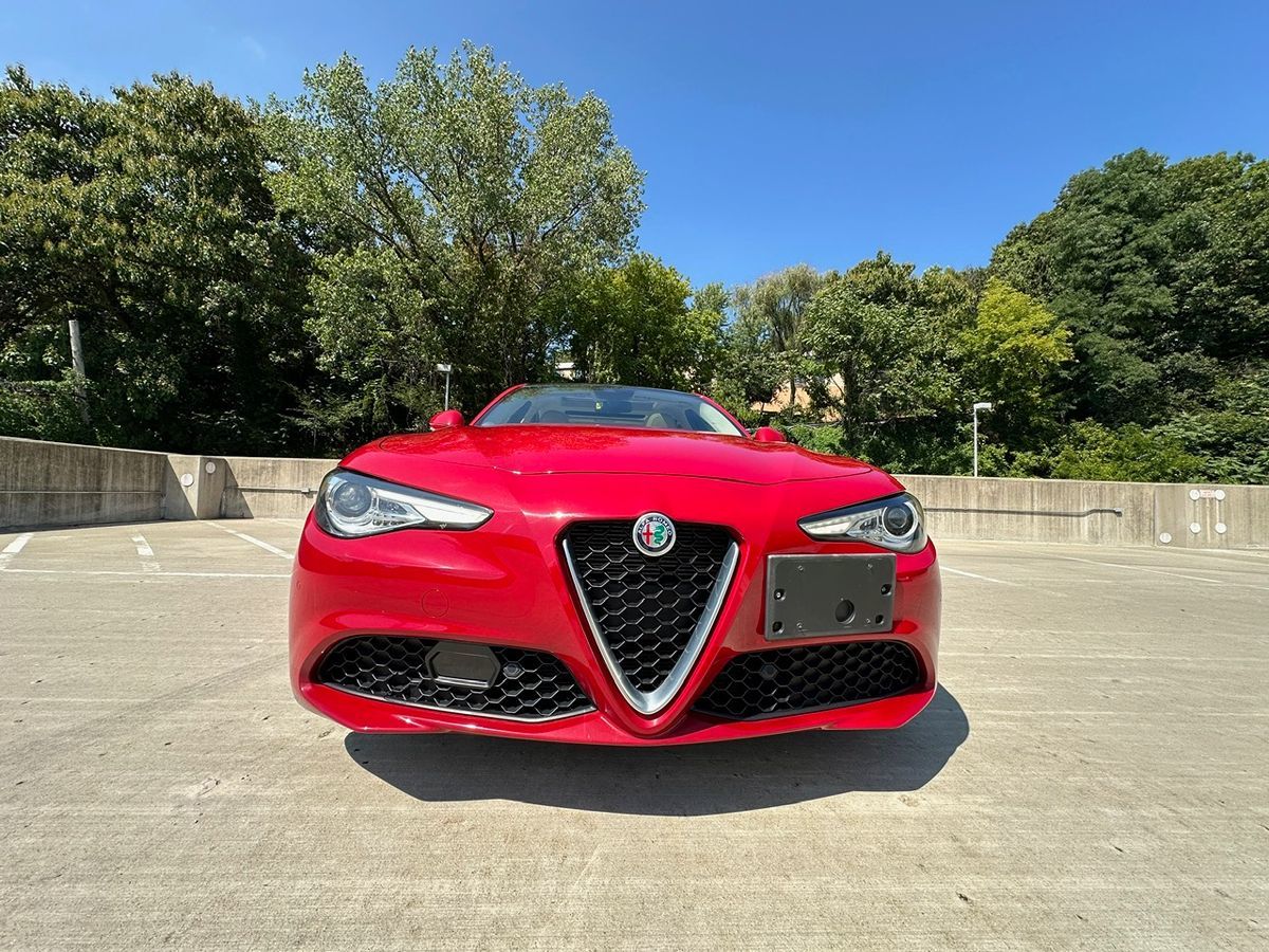 2019 Alfa Romeo Giulia Ti photo 13