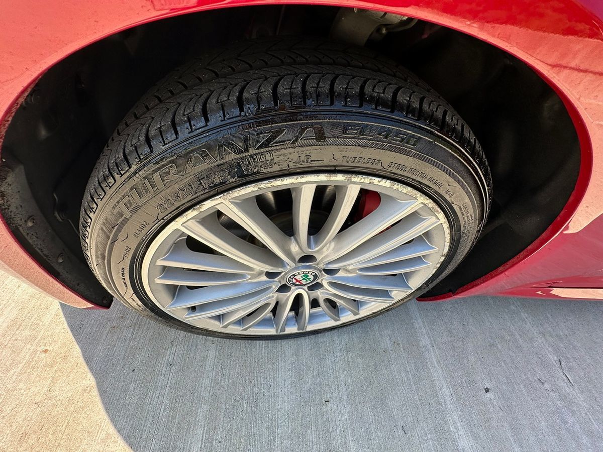 2019 Alfa Romeo Giulia Ti photo 17
