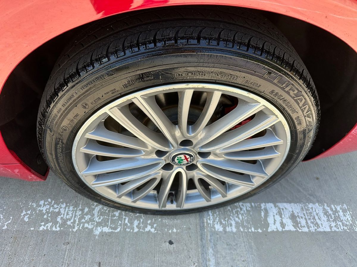 2019 Alfa Romeo Giulia Ti photo 18