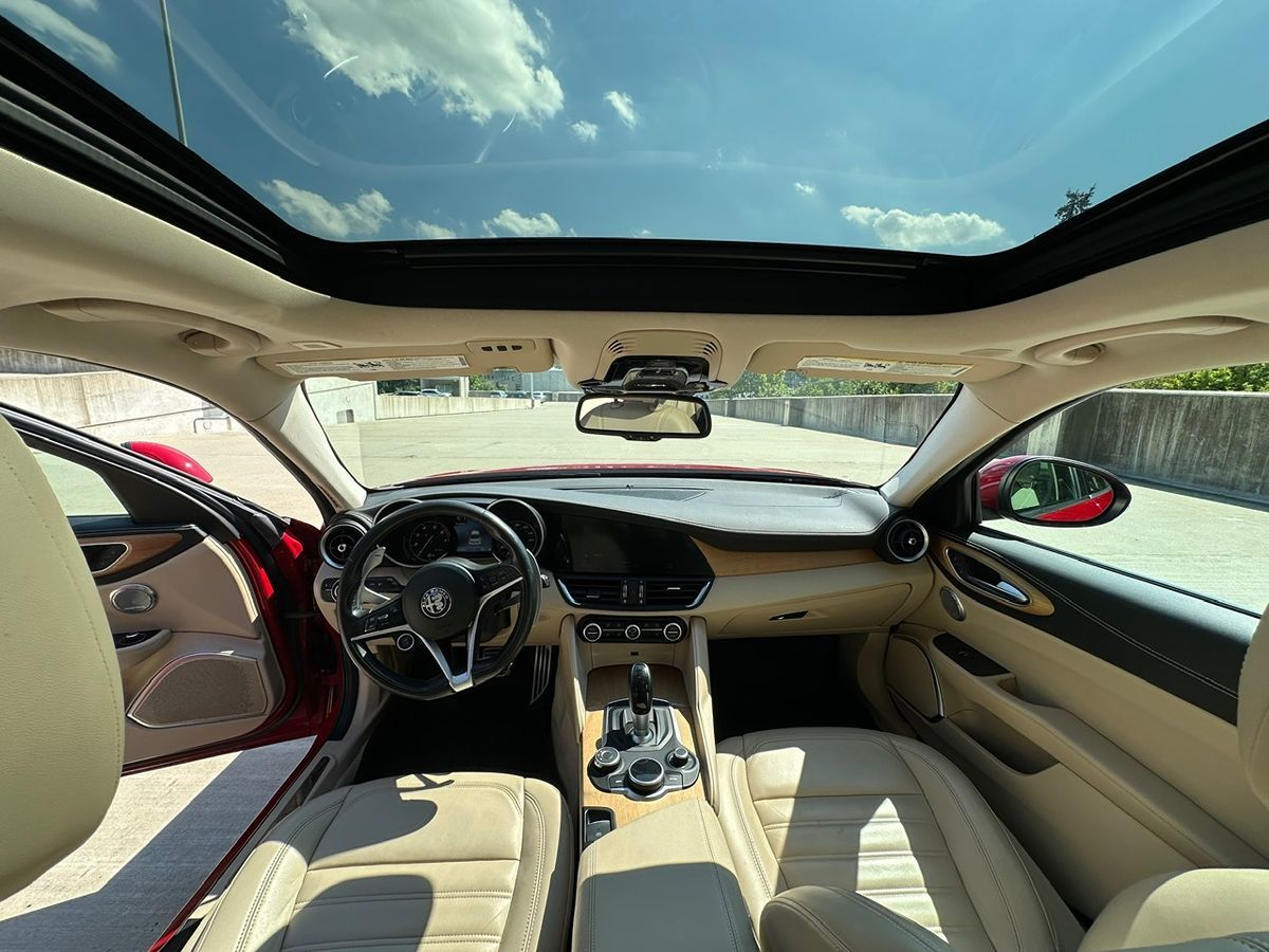 2019 Alfa Romeo Giulia Ti photo 22