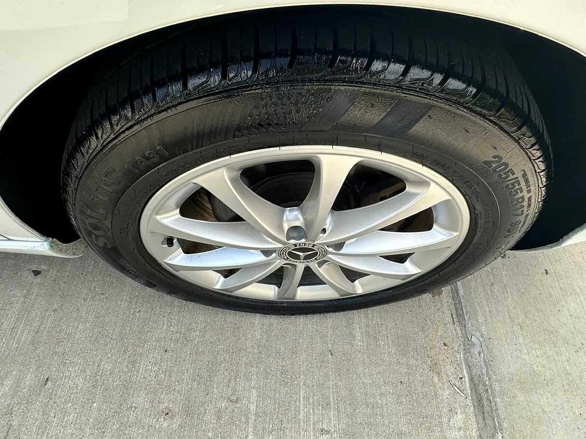 2019 Mercedes Benz A 220 4MATIC photo 14