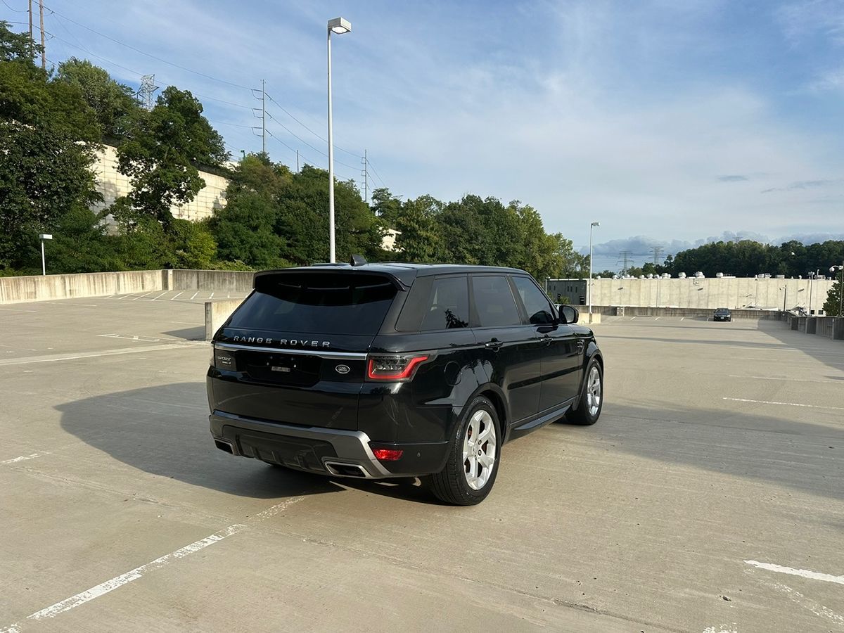 2018 Land Rover Range Rover Sport HSE photo 4