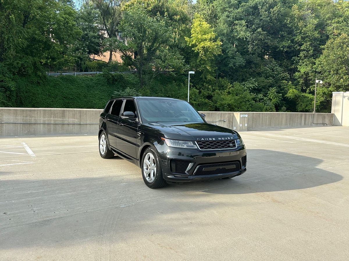 2018 Land Rover Range Rover Sport HSE photo 2