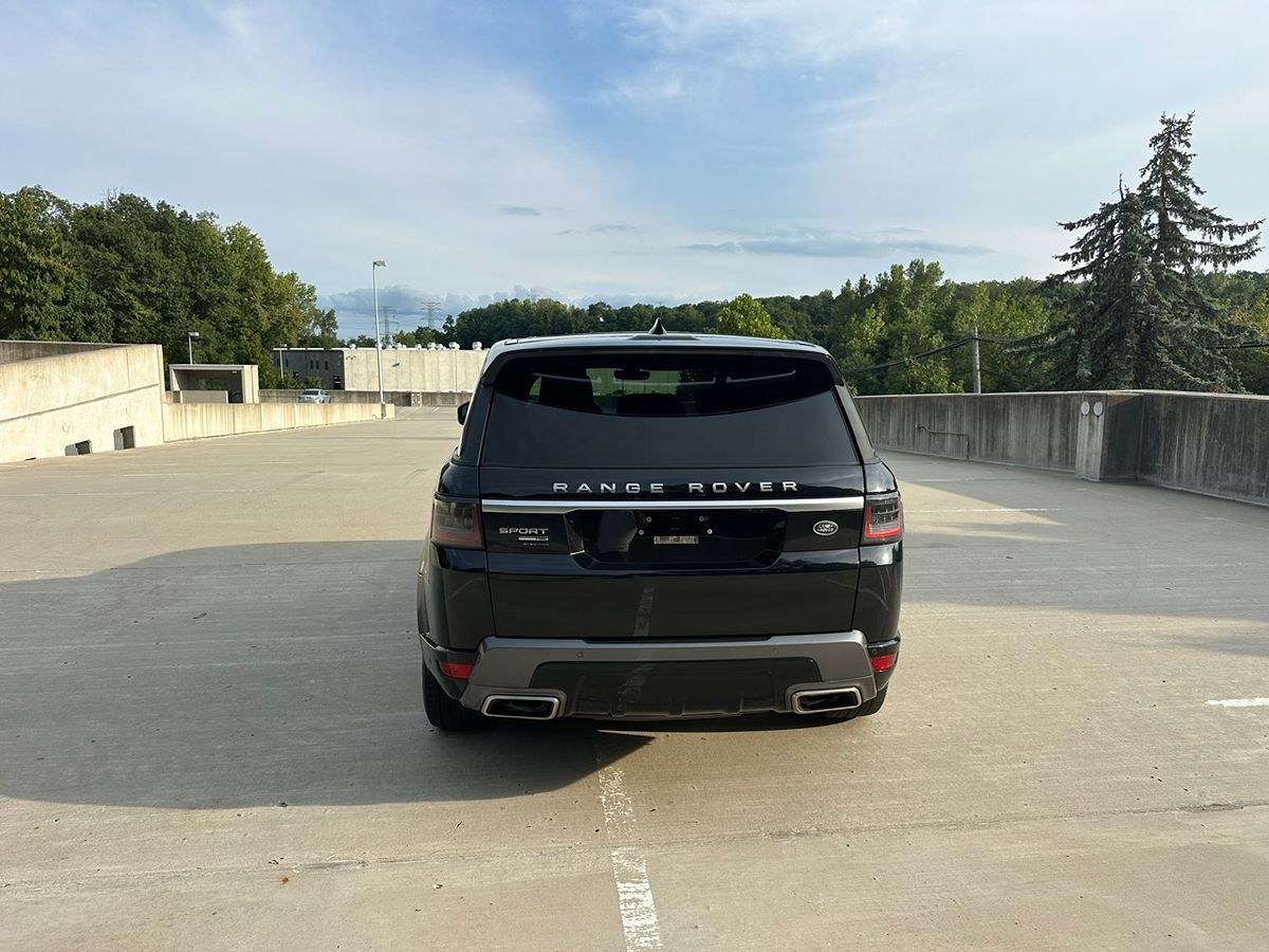2018 Land Rover Range Rover Sport HSE photo 5