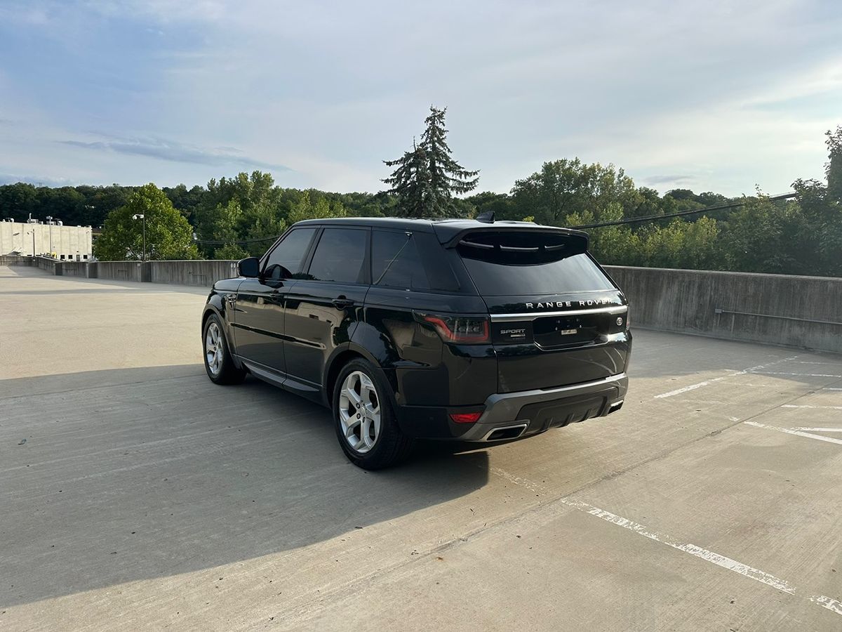 2018 Land Rover Range Rover Sport HSE photo 6