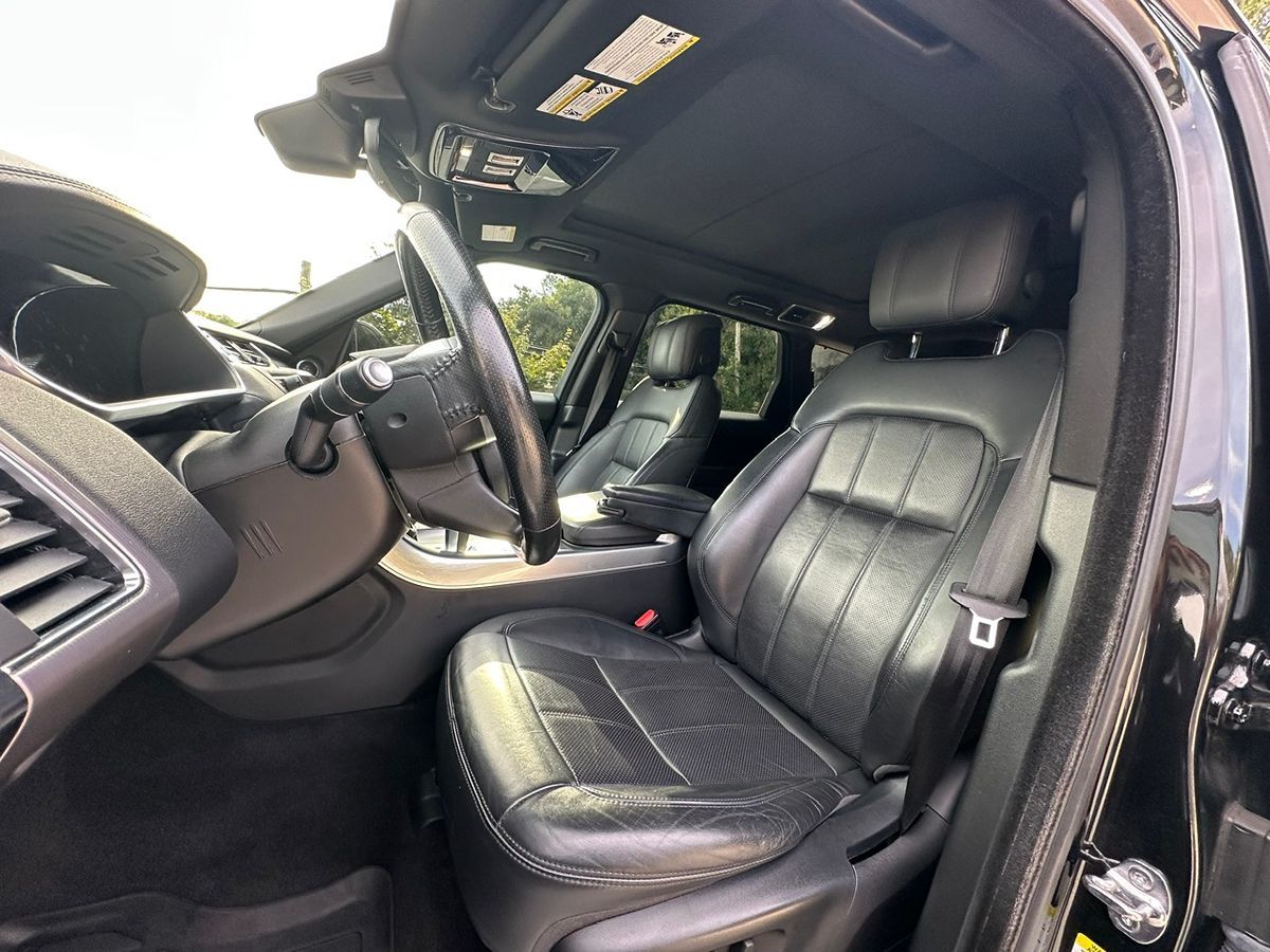2018 Land Rover Range Rover Sport HSE photo 17