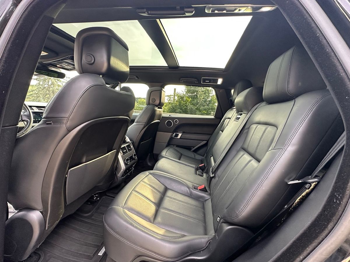 2018 Land Rover Range Rover Sport HSE photo 18