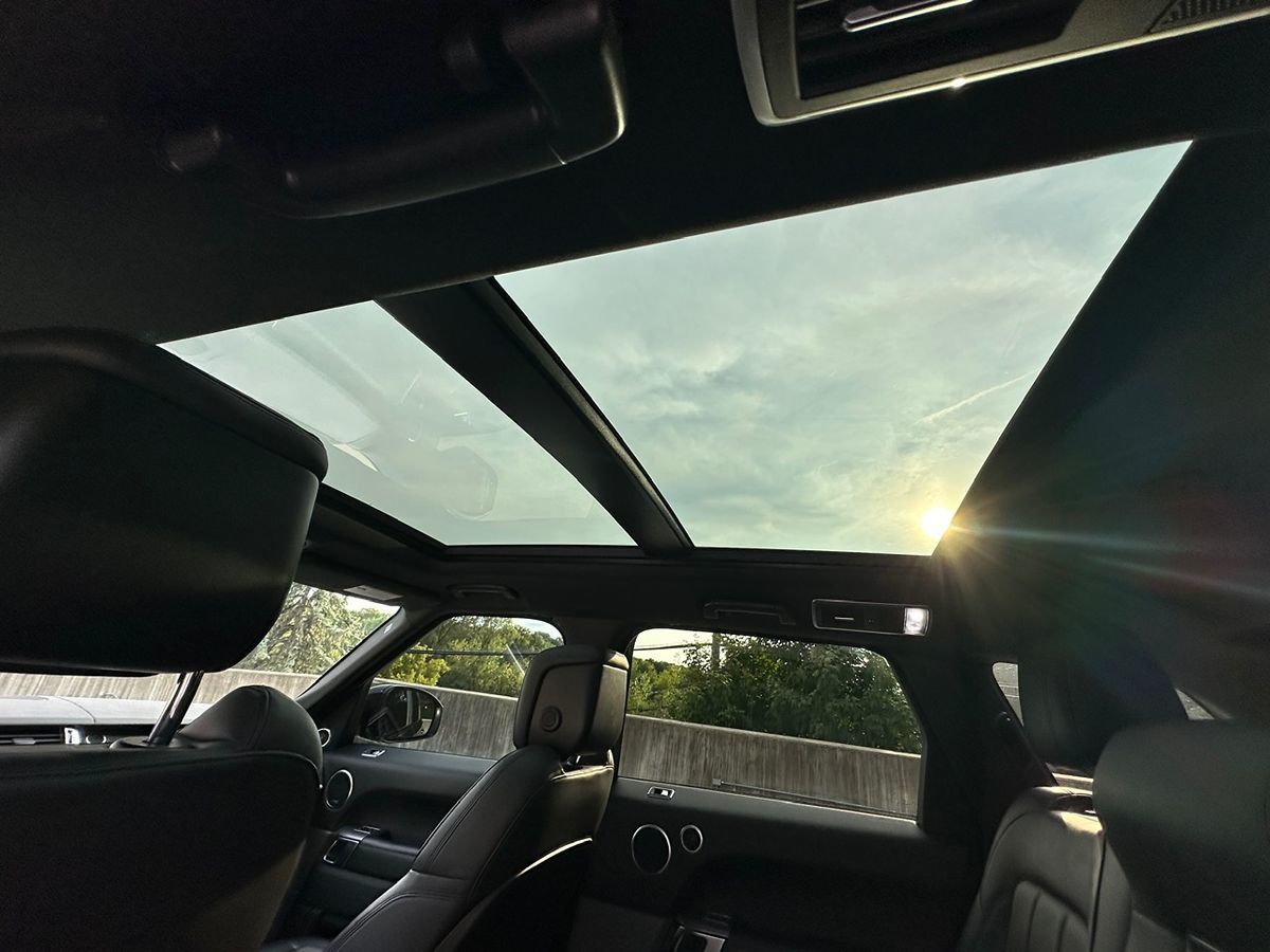 2018 Land Rover Range Rover Sport HSE photo 19