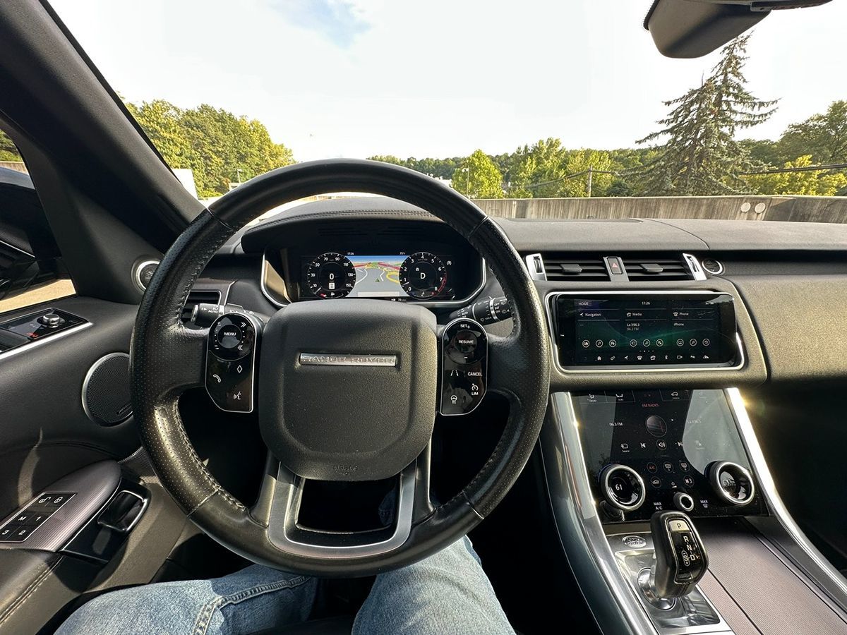 2018 Land Rover Range Rover Sport HSE photo 26