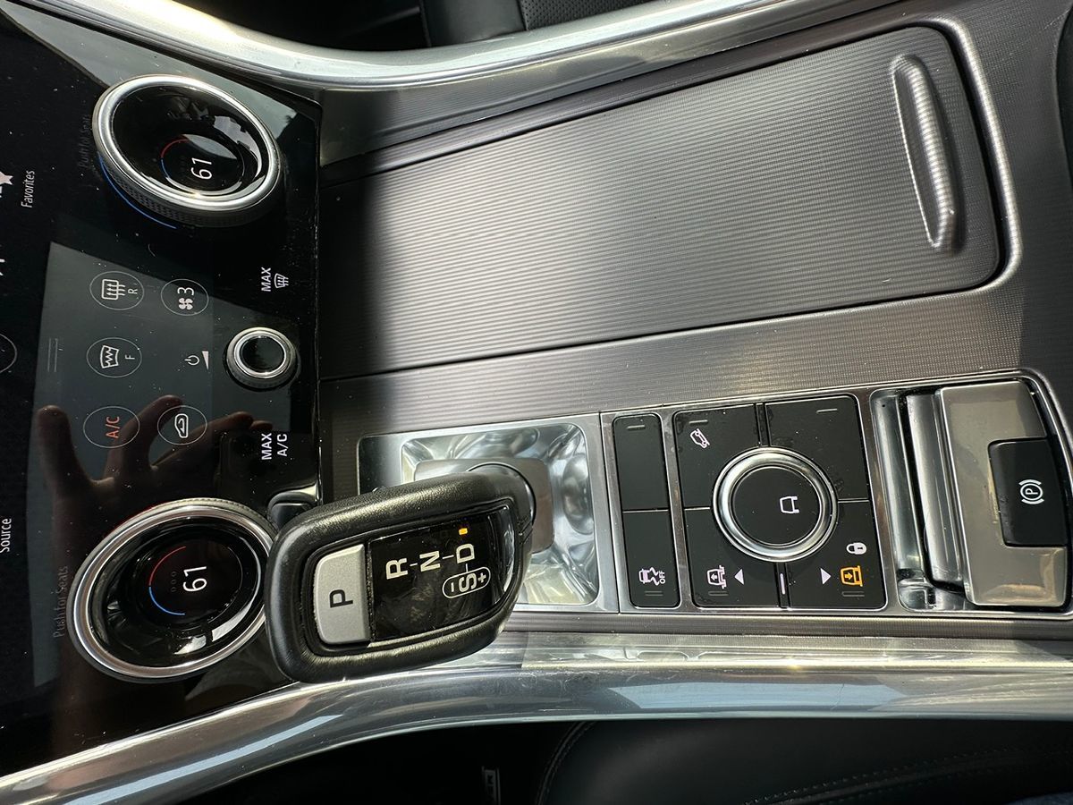 2018 Land Rover Range Rover Sport HSE photo 28