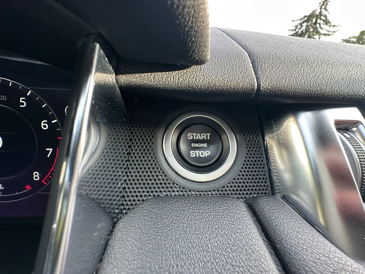 2018 Land Rover Range Rover Sport HSE photo 29