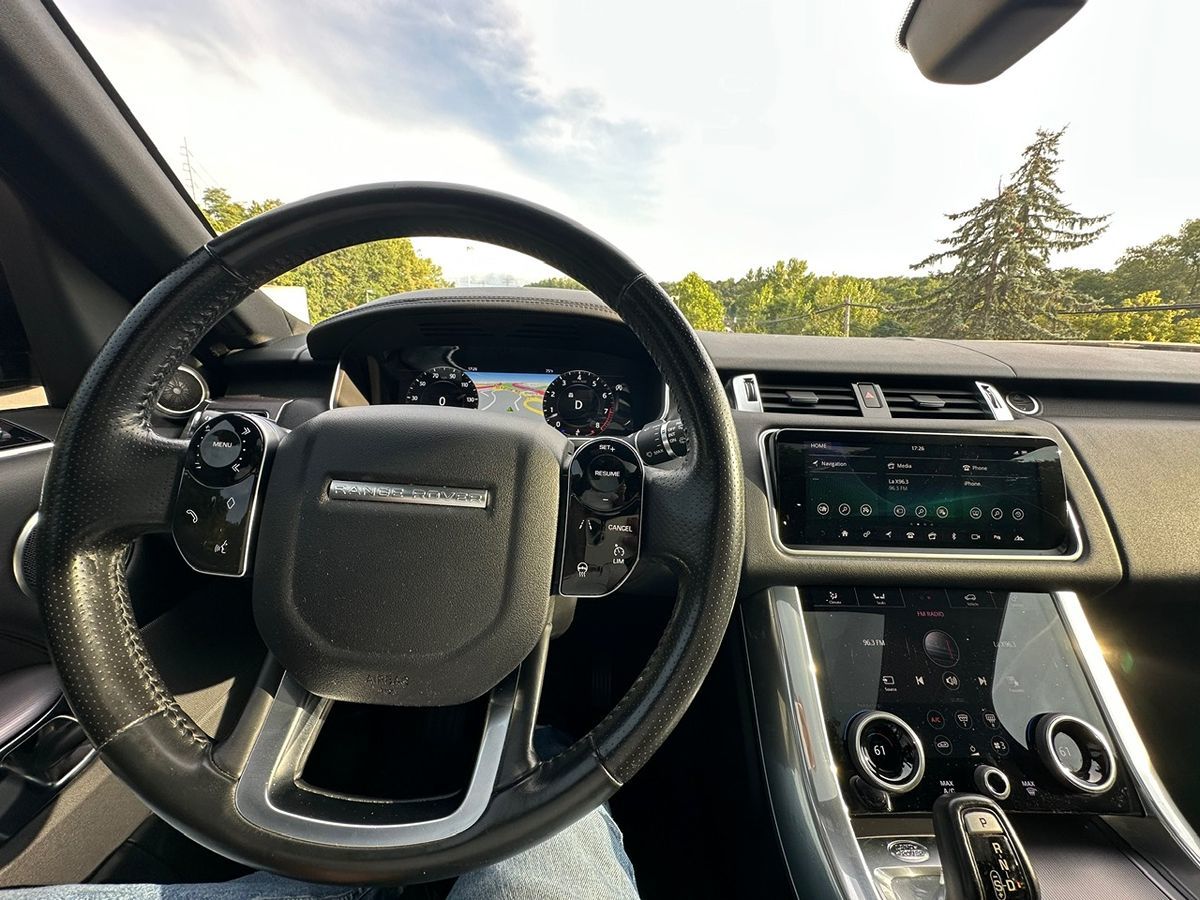 2018 Land Rover Range Rover Sport HSE photo 30