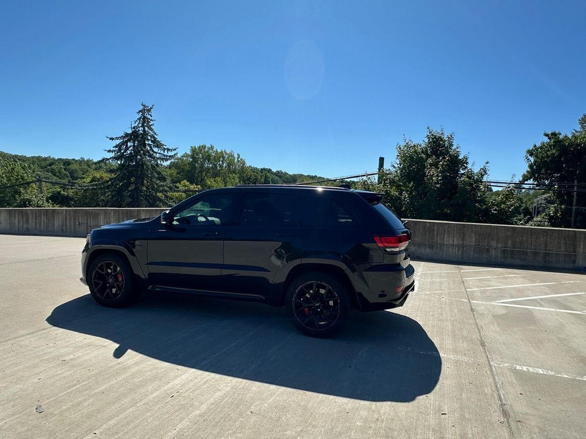 2016 Jeep Grand Cherokee SRT8 Night photo 5
