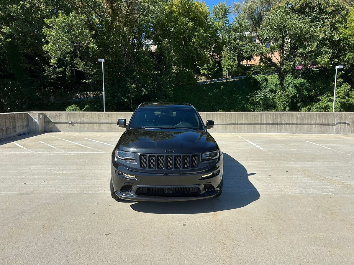 2016 Jeep Grand Cherokee SRT Night - Photo 2