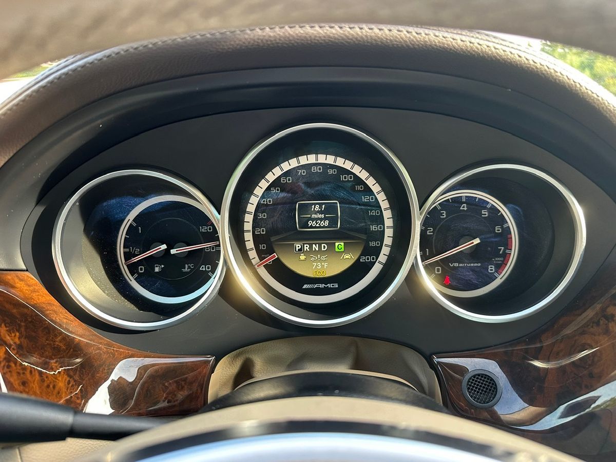 2012 Mercedes Benz CLS 63 AMG photo 24