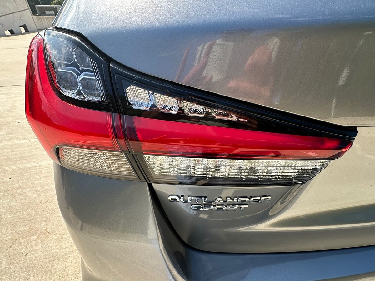 2021 Mitsubishi Outlander Sport ES photo 11