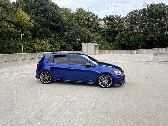 2018 Volkswagen Golf R Base photo 2