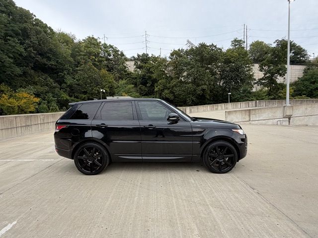 2016 Land Rover Range Rover Sport SE photo 3