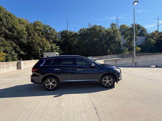 2019 Infiniti QX60 Luxe photo 4