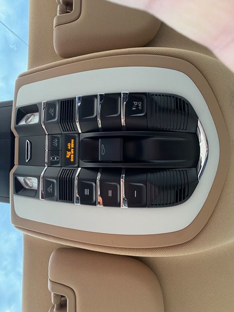 2012 Porsche Panamera Base photo 4