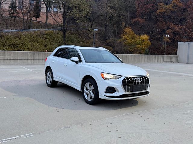 2020 Audi Q3 Premium 45 TFSI photo 3