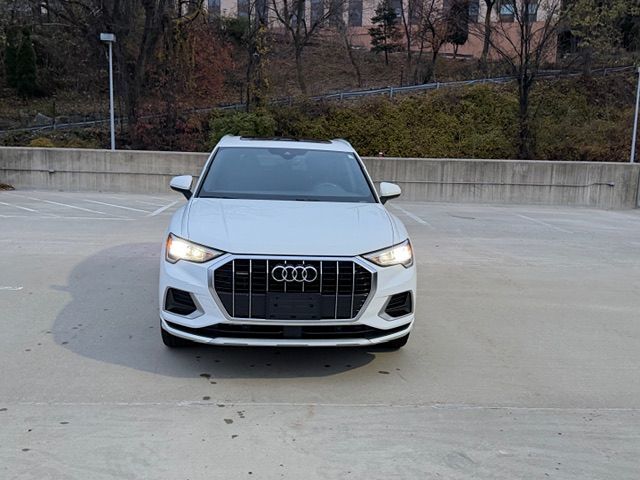 2020 Audi Q3 Premium 45 TFSI photo 2