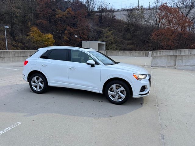 2020 Audi Q3 Premium 45 TFSI photo 4