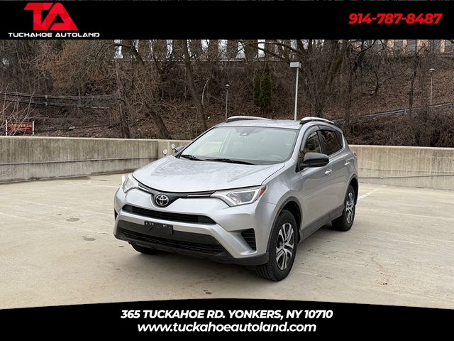 2018 Toyota RAV4 LE AWD's photo