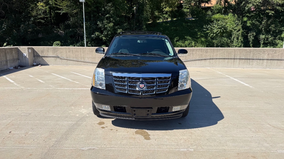 Photo 2 of this Cadillac Escalade