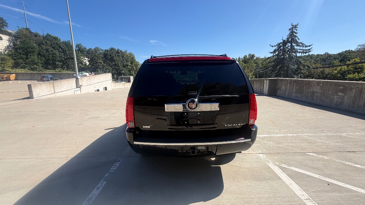 Photo 6 of this Cadillac Escalade