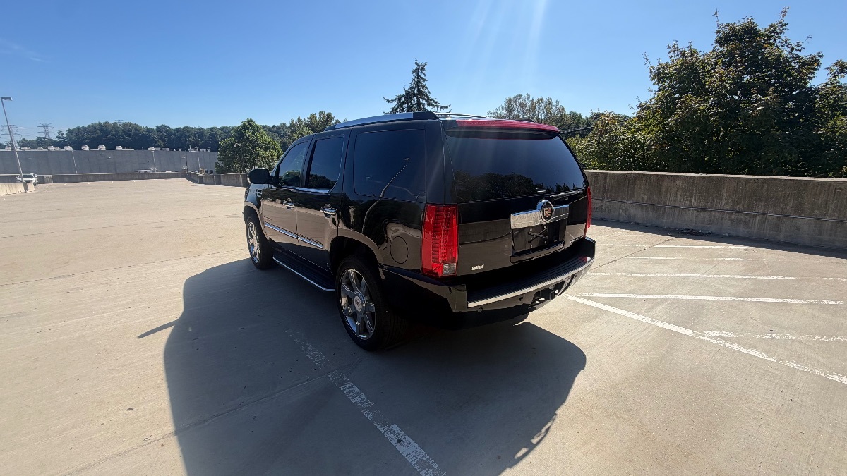 Photo 7 of this Cadillac Escalade