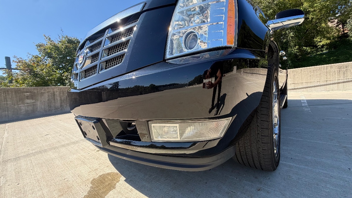 Photo 11 of this Cadillac Escalade