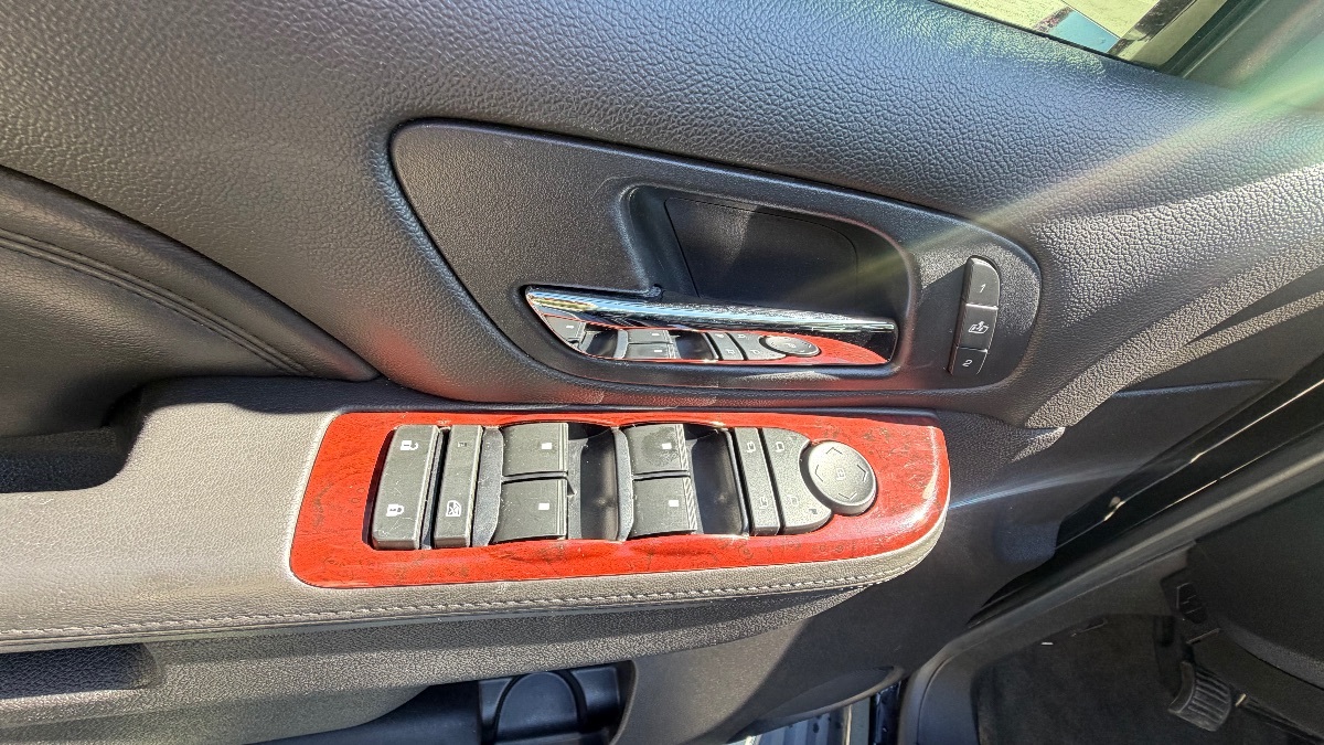 Photo 14 of this Cadillac Escalade
