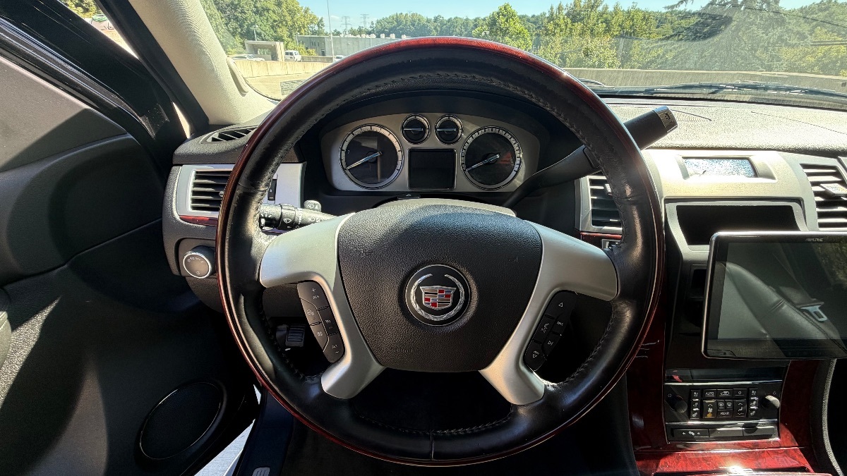 Photo 18 of this Cadillac Escalade